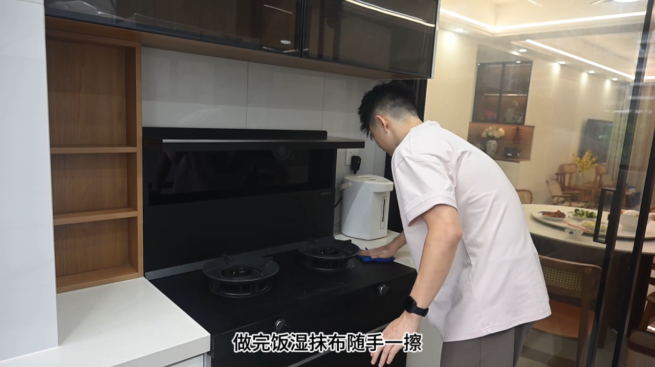 【冠军家的新厨房】一个月深度体验：席岳峰为何钟情板川KD1X？