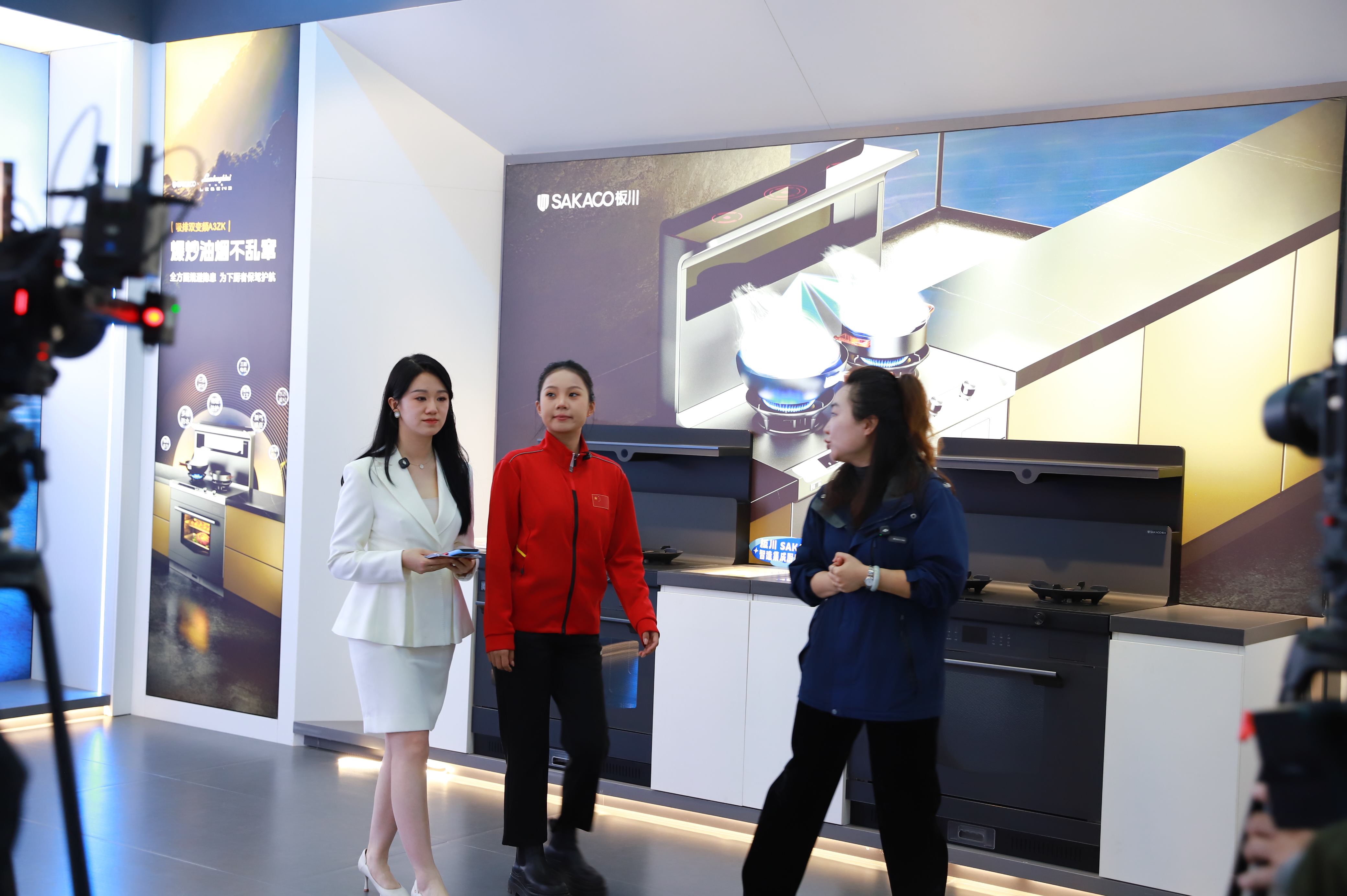 健美操冠军潘婷空降直播间，300+板川KD1X订单见证冠军之选！